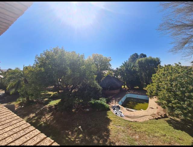 1 BEDROOM APARTMENT TO LET IN WATERVAL EAST